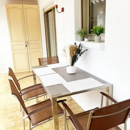 2p Avec Parking, Renove, Proche Gare-plage Lägenhet *