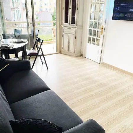 2p Avec Parking, Renove, Proche Gare-plage Lägenhet *