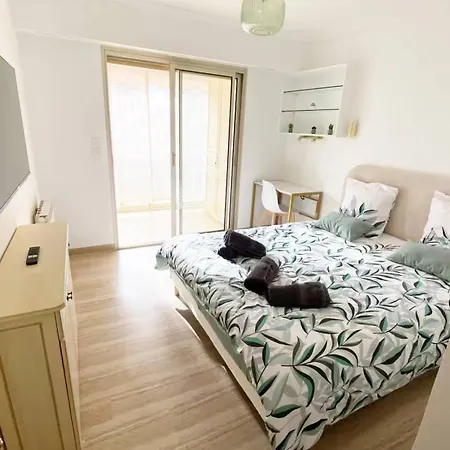 2p Avec Parking, Renove, Proche Gare-plage Lägenhet Cannes