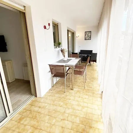 2p Avec Parking, Renove, Proche Gare-plage Cannes