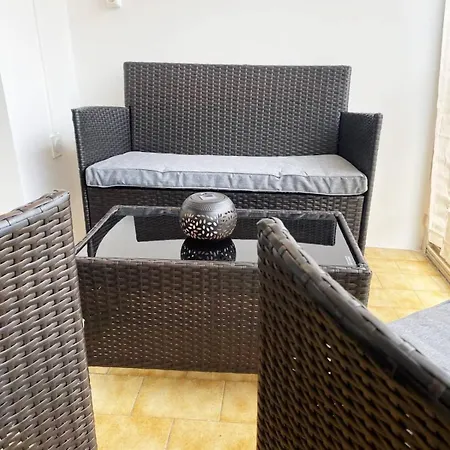 2p Avec Parking, Renove, Proche Gare-plage Lägenhet *